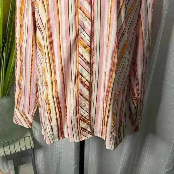 Chicos Women’s 3 US XL Pink Gold Shimmer Striped Long Sleeve Button Down Top - Picture 3 of 15